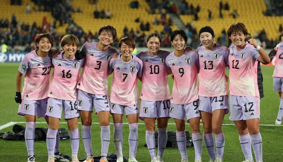 精英对抗!女子足球赛事再掀巅峰 精英对抗!女子足球赛事再掀巅峰